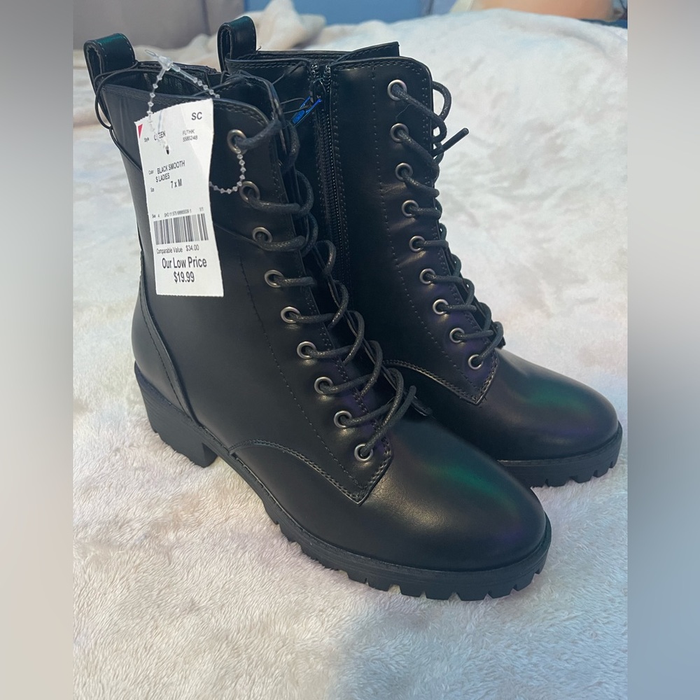 NWT Sugar Oleen Lace up Combat Boots - Sz 7